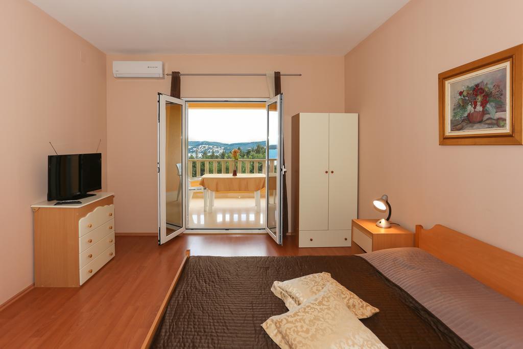 Apartments Meri Seget Vranjica Exterior photo